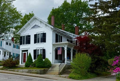 /international/us/23-prospect-street-somersworth-nh-110100245458/