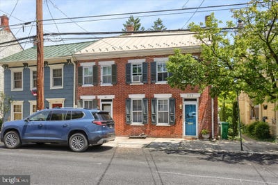 /international/us/221-223-s-pitt-street-carlisle-pa-110108654210/