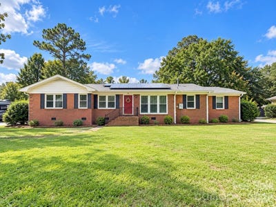 /international/us/14-hamden-circle-cheraw-sc-110108964255/