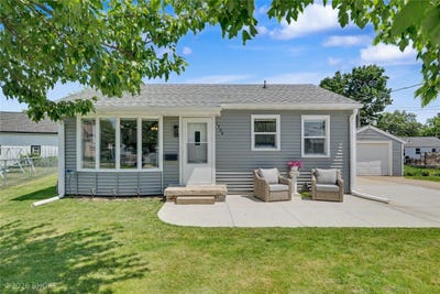 /international/us/1508-n-2nd-avenue-e-newton-ia-110109028947/