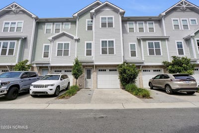 /international/us/1808-bungalow-row-wilmington-nc-110108170653/