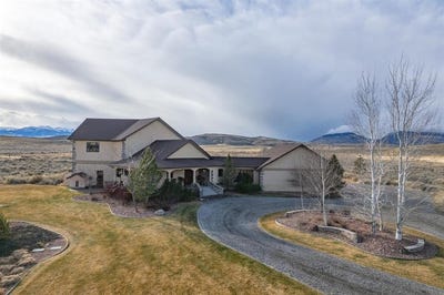 /international/us/15-hancock-dr-cody-wy-110106921474/