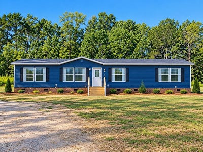 /international/us/7630-alice-court-castalia-nc-110120449294/
