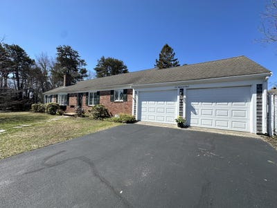/international/us/155-witchwood-road-south-yarmouth-ma-110107319776/