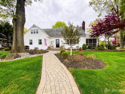 /international/us/608-e-hendricks-boulevard-e-south-plainfield-nj-110107963368/