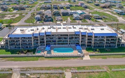 /international/us/1021-s-water-street-117-rockport-tx-110105254823/