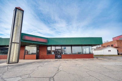 /international/us/112-w-maple-avenue-beaver-dam-wi-110106534561/