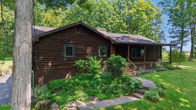 /international/us/201-burt-road-moreau-ny-110119327097/