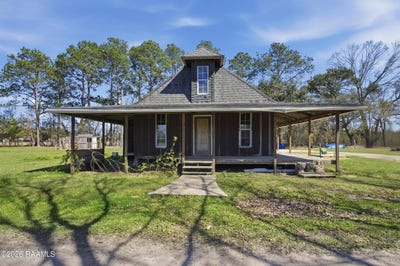 /international/us/2192-peach-bloom-lot-19-highway-church-point-la-110106172584/