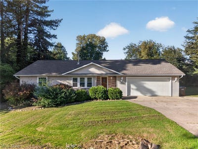 /international/us/2389-babcock-road-hinckley-oh-110120411141/