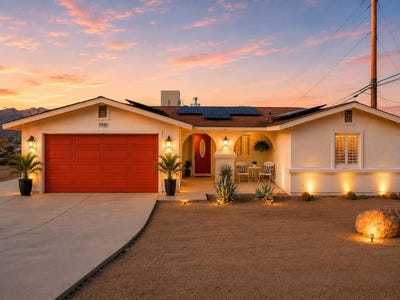 /international/us/61746-crest-cir-drive-joshua-tree-ca-110108196185/