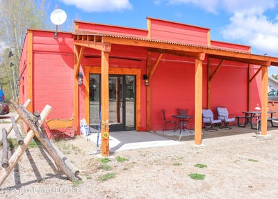 /international/us/423b-w-pine-street-pinedale-wy-110106442979/