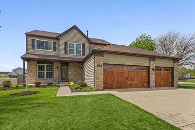 /international/us/698-juli-drive-south-elgin-il-110107549696/