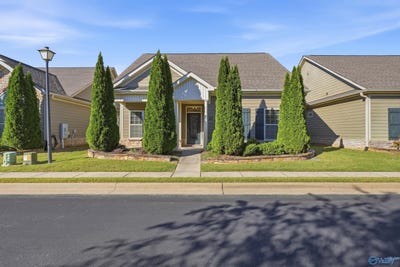 /international/us/25-timbers-main-brownsboro-al-110120686559/