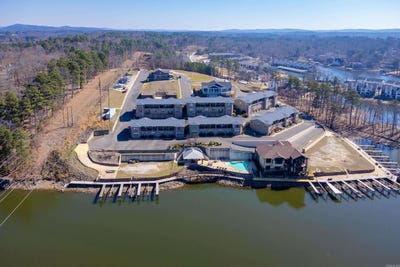 /international/us/620-grand-point-drive-hot-springs-ar-110106432524/