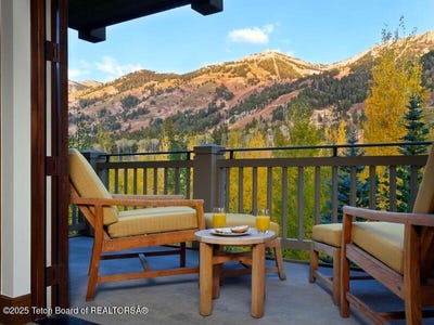 /international/us/7680-granite-loop-road-teton-village-wy-110096596965/