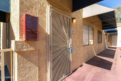 /international/us/12221-w-bell-road-surprise-az-110108357196/