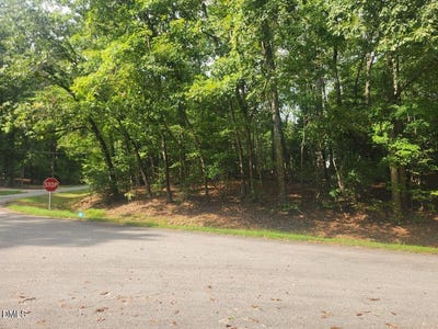 /international/us/421-shawnee-drive-louisburg-nc-110119943848/