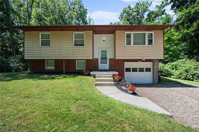 /international/us/6873-henderson-road-ravenna-oh-110101328352/