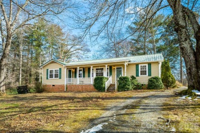 /international/us/52-e-miller-street-columbus-nc-110105634784/