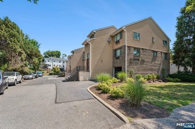 /international/us/112-mill-street-belleville-nj-110108931503/
