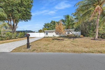 /international/us/305-ne-8th-street-pompano-beach-fl-110106455079/