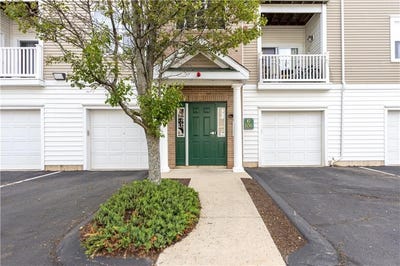 /international/us/106-mill-street-woonsocket-ri-110108280044/