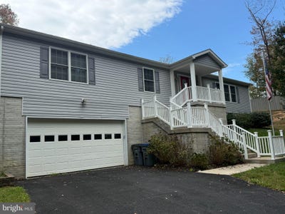 /international/us/7065-raleigh-tavern-drive-manassas-va-110120768746/