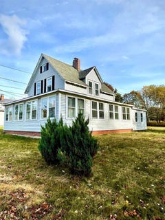 /international/us/307-main-street-ellsworth-me-110107505630/