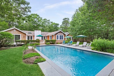 /international/us/4-foster-road-quogue-ny-110119685169/