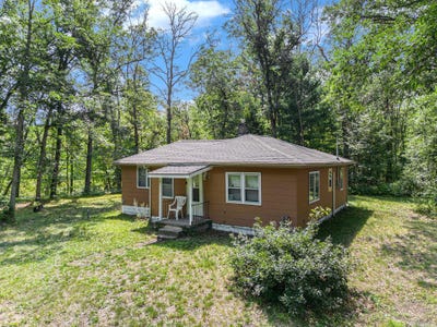 /international/us/565-e-rockford-road-idlewild-mi-110100718070/