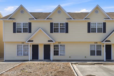 /international/us/110-cornerstone-place-jacksonville-nc-110107335396/