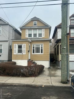 /international/us/12003-28th-avenue-flushing-ny-110105905318/