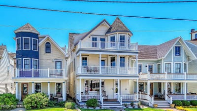 /international/us/14-pitman-avenue-ocean-grove-nj-110108229302/