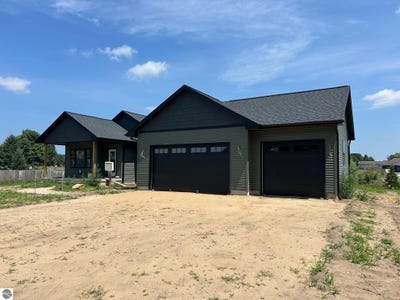 /international/us/4054-center-farm-lane-traverse-city-mi-110101270281/?lang=zh-tw