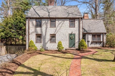/international/us/9-knapton-street-barrington-ri-110107352924/