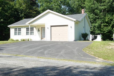 /international/us/106-harris-lane-farmington-me-110109255768/