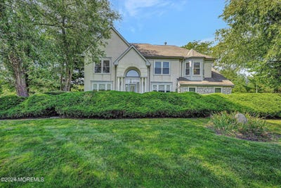 /international/us/4-hampton-hollow-drive-millstone-nj-110106728895/