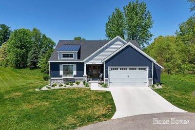 /international/us/8366-rose-ridge-drive-rockford-mi-110108443989/