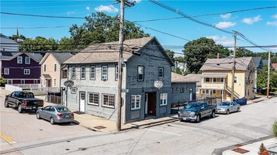 /international/us/91-duke-street-east-greenwich-ri-110110058505/