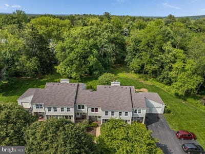 /international/us/303-knoll-way-rocky-hill-nj-110100044769/