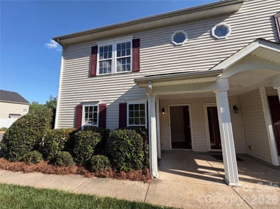 /international/us/9510-littleleaf-drive-charlotte-nc-110107546579/