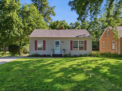/international/us/658-pleasant-street-woodstock-il-110109117266/