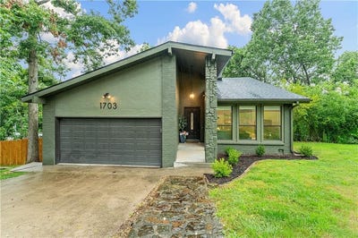 /international/us/1703-kimberly-pl-bentonville-ar-110100814175/