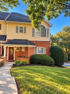 /international/us/8620-hope-mews-court-sandy-springs-ga-110120549061/