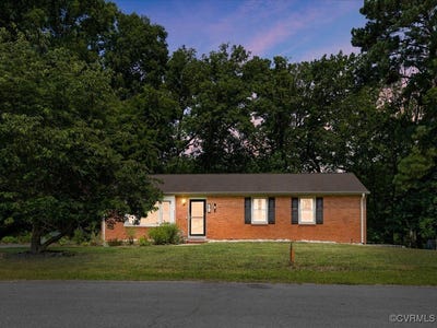/international/us/8070-meadow-drive-mechanicsville-va-110101153970/