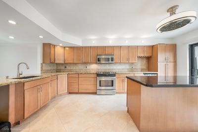 /international/us/320-deer-creek-wildwood-lane-e-deerfield-beach-fl-110106454701/