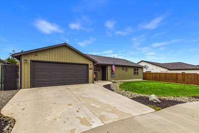 /international/us/2586-boone-street-fortuna-ca-110107843181/