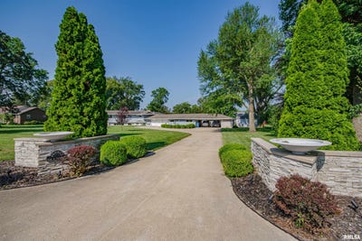 /international/us/1114-s-perrine-street-centralia-il-110101163735/