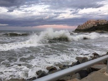 /international/us/35-oceanside-drive-hull-ma-110102768061/